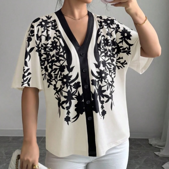 Boho Floral Print V neck Loose Fit Short Sleeve Blouse - Picture 3 of 5